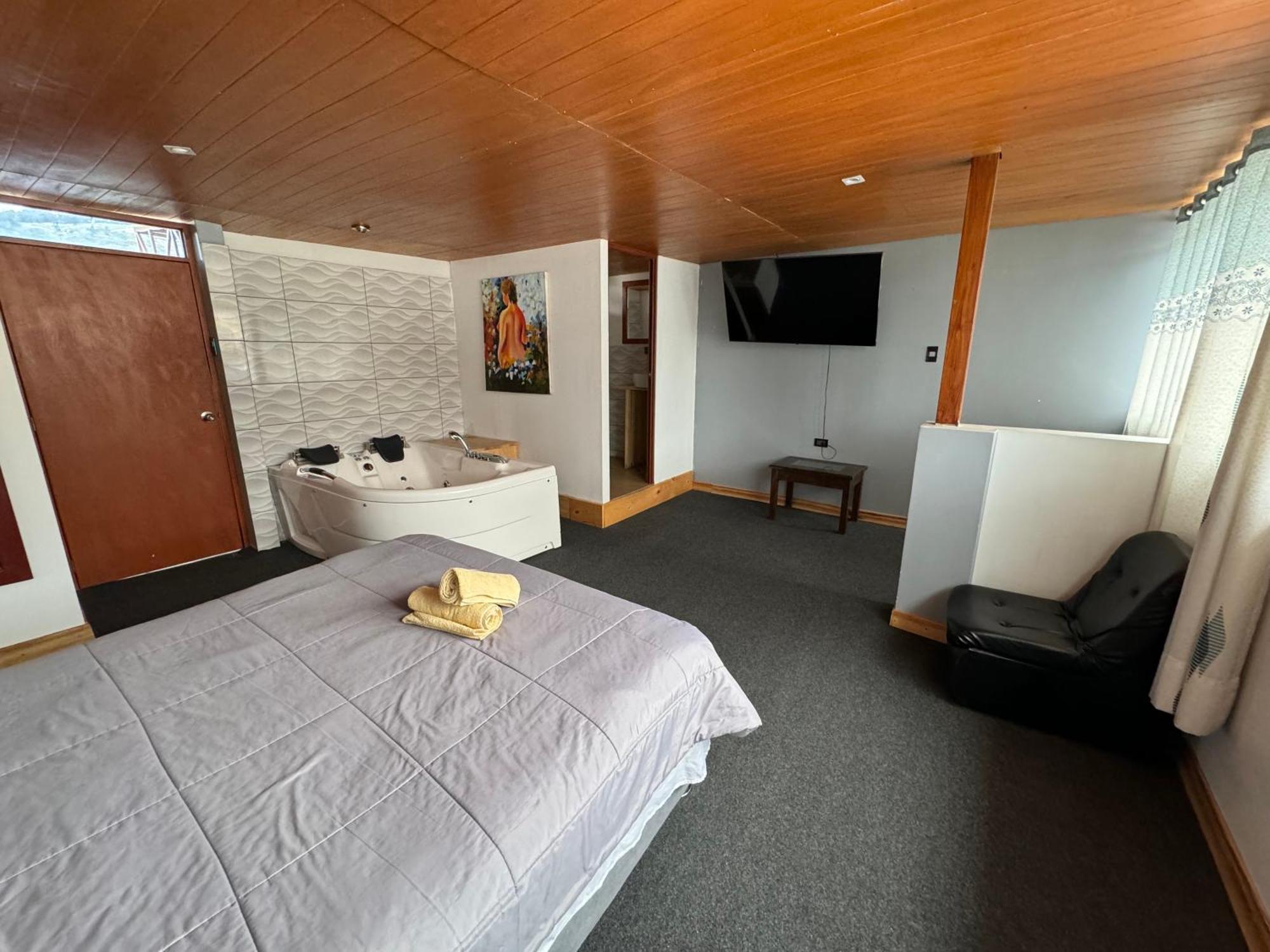 Hotel Alpamayo Guest House Huaraz  Exterior photo